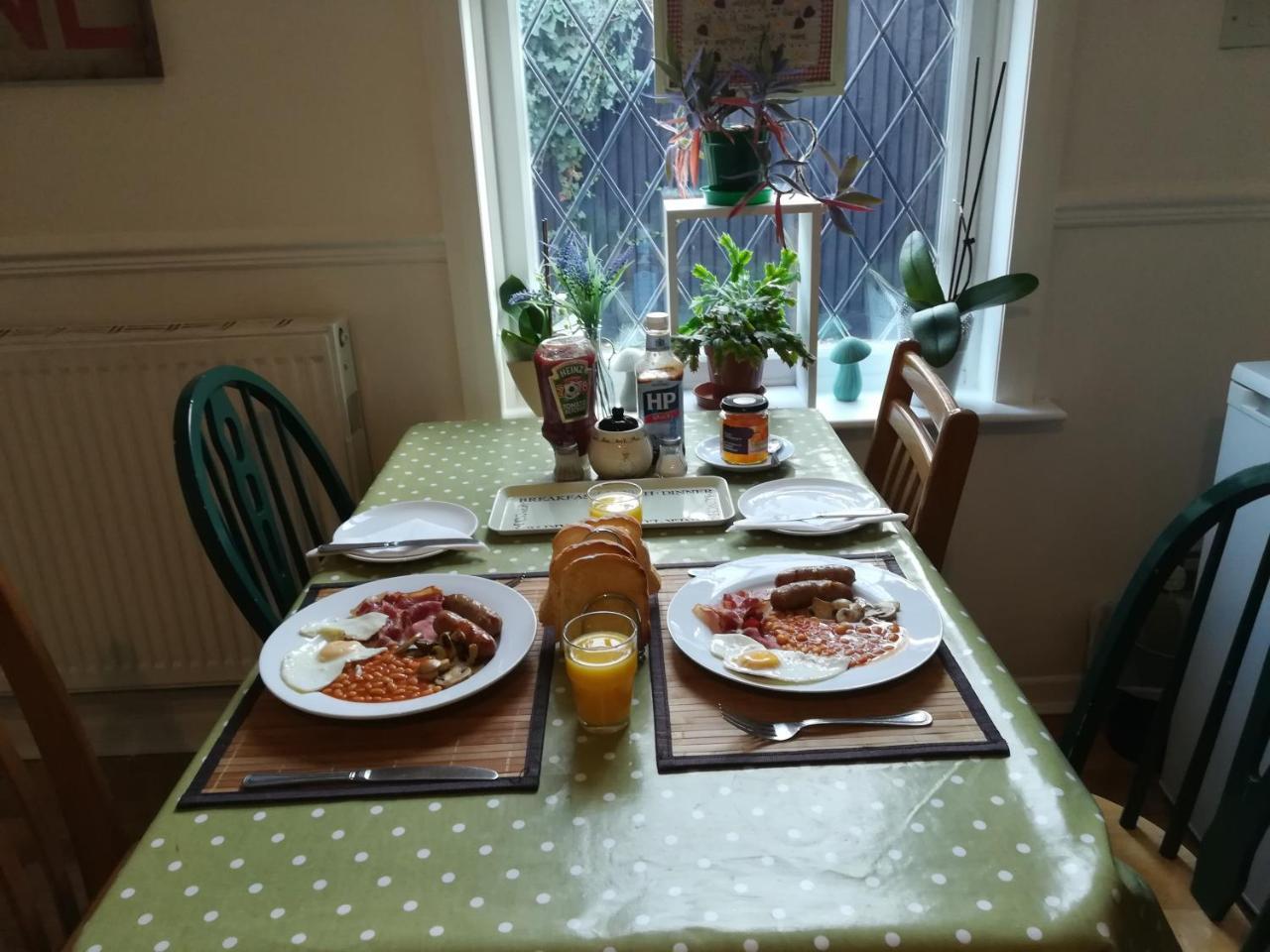 Crestwell House Bed and Breakfast Eastleigh Εξωτερικό φωτογραφία